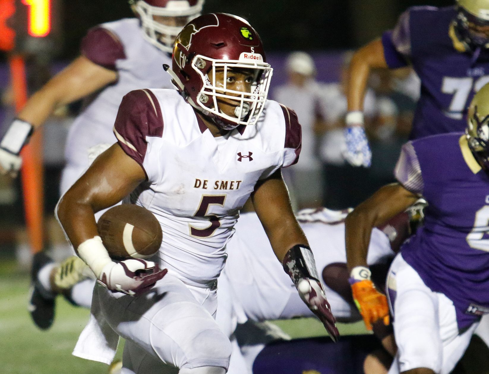 De Smet at CBC Football